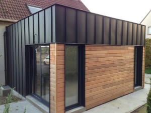 Habillage d'une extention en zinc et bois red cedar